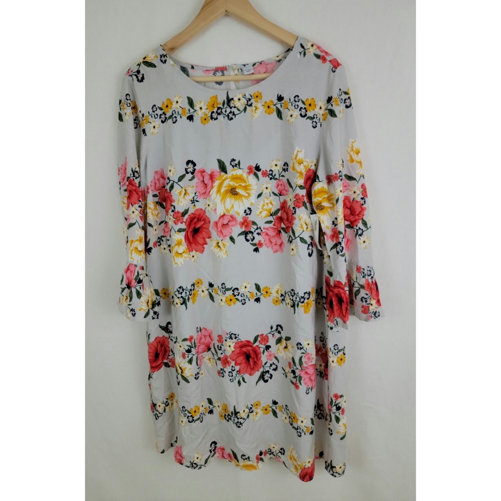 Old navy m floral dress bell sleeves